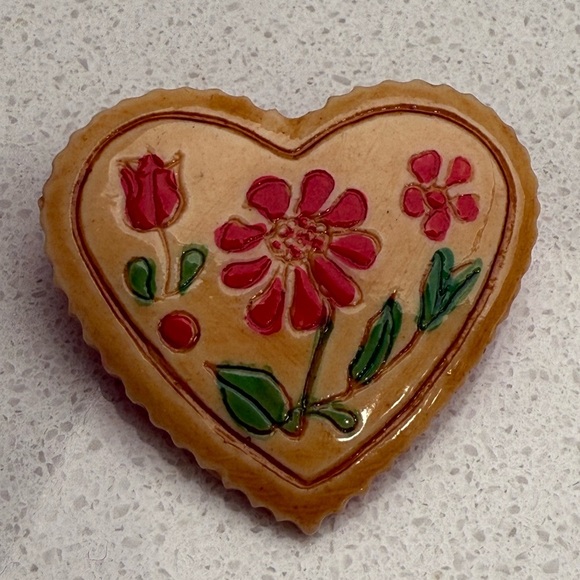 Vintage Heart Brooch Pin Valentine's Day - Picture 2 of 10